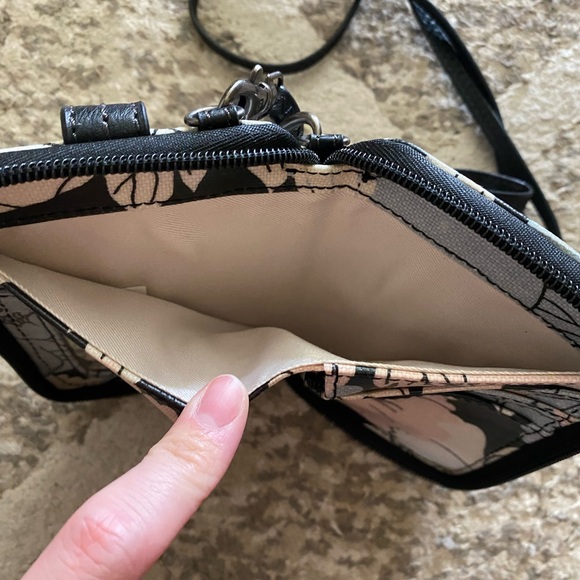 Sakroots phone and card holder with straps - Picture 2 of 7